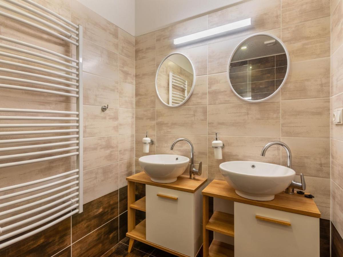 Iva - Ovh100 By Interhome